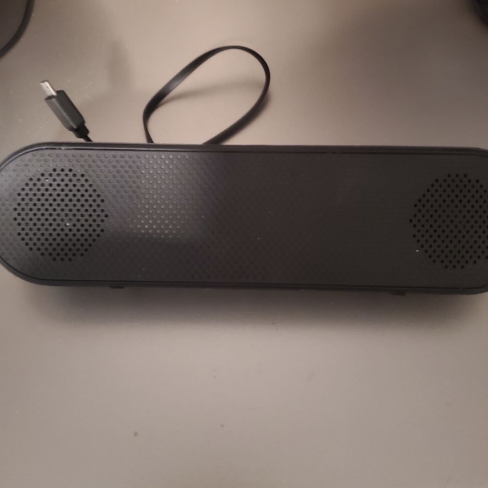 Capsule portable speaker battery operated - Picture 4 of 5